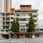 Artist Retreat With Huge Entertaining Balcony