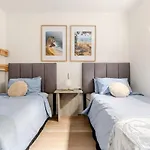 Artist Retreat With Huge Entertaining Balcony Apartment