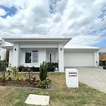 New Ensuite Room In New House Near Chermside