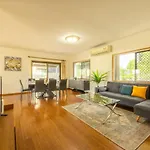 Spacious Land Area 5bedroom At Sunnybank New Ac