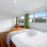 Best Value 4Beds Home Near Shops, Cafes And Forest