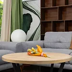 Best Value 4Beds Home Near Shops, Cafes And Forest