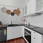 High Ceiling 1 Bedroom Apt In The Central Of Brisbane