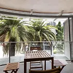 Newly Renovated 3Br Apartment 2 Parking Spaces Pool Gym City Views Walk To Shops