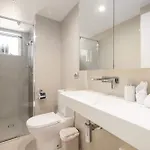 Newly Renovated 3br 2 Parking Spaces Pool Gym Views Walk To Shops Apartment Brisbane