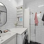 Apartment High Ceiling 1 Bedroom In The