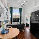 Apartment High Ceiling 1 Bedroom In The Brisbane