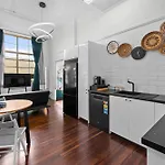 Apartment High Ceiling 1 Bedroom In The Brisbane