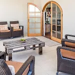 Tranquil Arches Indooroopilly Apartment *