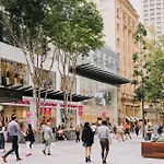 W Brisbane