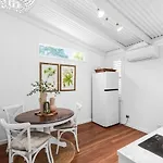 The Corner Shop - New Farm Apartment *