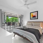 Riverfront Excellence 2Bed-2Bath-2Car - West End