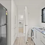 Spacious 4br Near Sunnybank With Modern Amenities Apartment Brisbane