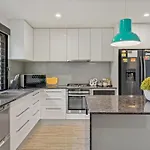 Spacious 4br Near Sunnybank With Modern Amenities Apartment Brisbane