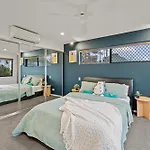 Spacious 4br Near Sunnybank With Modern Amenities *
