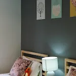 Spacious 4br Near Sunnybank With Modern Amenities Apartment