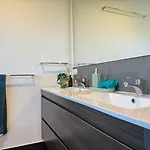 Spacious 4br Near Sunnybank With Modern Amenities Apartment
