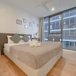 Stylish On High Level-close To Cbd Apartment *