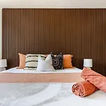 Mid Century Pad 1Bed 1Bath 1Car 10 Mins To Cbd