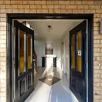 Space Abundant 4Bed 2Bath Sunnybank Retreat