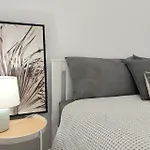 Perfect Short Term Stay In Brissy Cozy & Relax