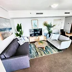 Apartment Hampton's Haven On Level 17 In Casino Towers *
