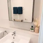 Modern 5-guest Pool Retreat For Family & Business *