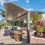 1-bedroom With Pool, Sauna, And Parking In South * Brisbane