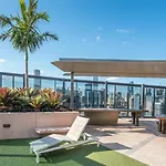1-bedroom With Pool, Sauna, And Parking In South Brisbane