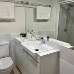Southbank Garden 2bed, 2bath Apartment