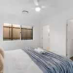 Brand New Modern 5Br House Ducted Ac Near Mall