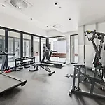 Unbeatable River And Cbd Views Pool 2Car And Prime Spot