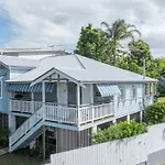 Seaside Haven Luxe Four Br Oasis With Plunge Pool Holiday home Brisbane