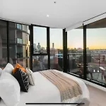 Breathtaking Sunset View Apartment, Location In The Brisbane