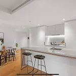 Breathtaking Sunset View Apartment, Location In The Brisbane