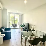 2 Bedroom Aparment With Views And Parking In Garden City