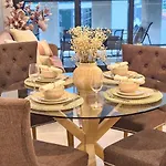 River & City View Apt Near Brisbane Airport With Infinity Pool, Spa, Sauna, Steam Room