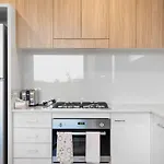 Boutique Hamilton Stay Portside