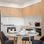 Boutique Hamilton Stay Portside