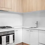 Boutique Hamilton Portside Apartment