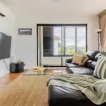 Value With View Sleeps 7 Brisbane