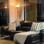 Value With View Sleeps 7 Apartment Brisbane