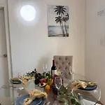 Prime Toowong 3br - Walk To Shops And Transport Apartment