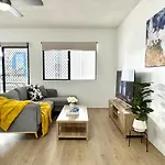 Prime Toowong 3br - Walk To Shops And Transport * Brisbane