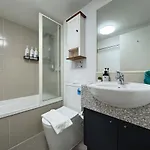Apartment Prime Toowong 3br - Walk To Shops And Transport Brisbane