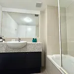 Prime Toowong 3br - Walk To Shops And Transport Apartment Brisbane