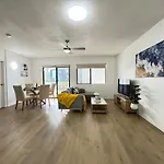 Prime Toowong 3br - Walk To Shops And Transport *