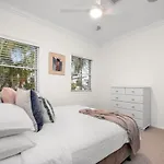 Maison Marie: Cinebar Getaway 4 Bedrooms 2.5 Baths