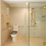 20a Ashgrove - Movie Brisbane