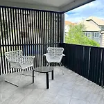Kangaroo Point Stay - Being Everywhere At Once! Spacious 3 Bedroom Apartment, Central Location! Free Carpark